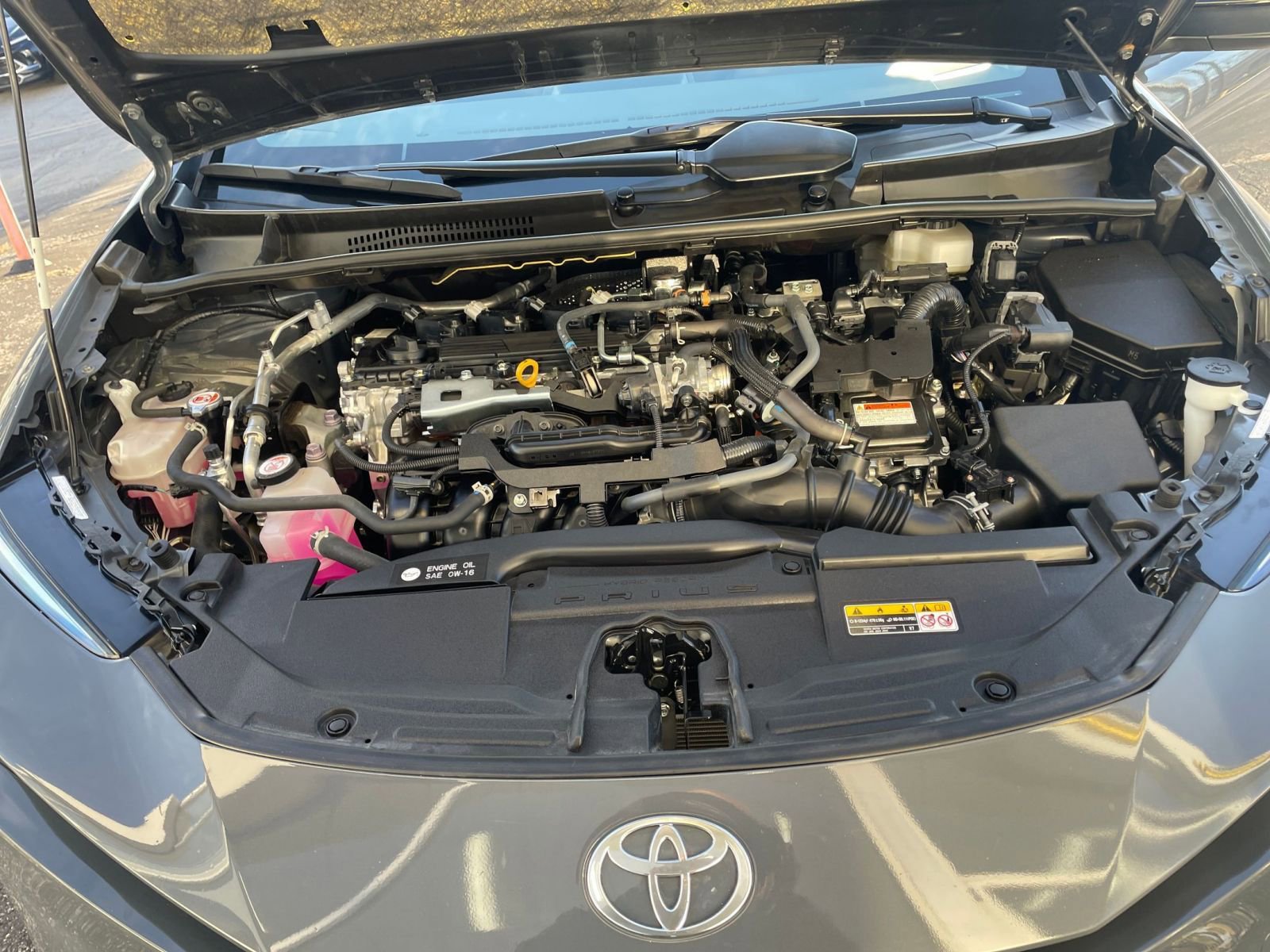 Used 2025 Toyota Prius LE image 30