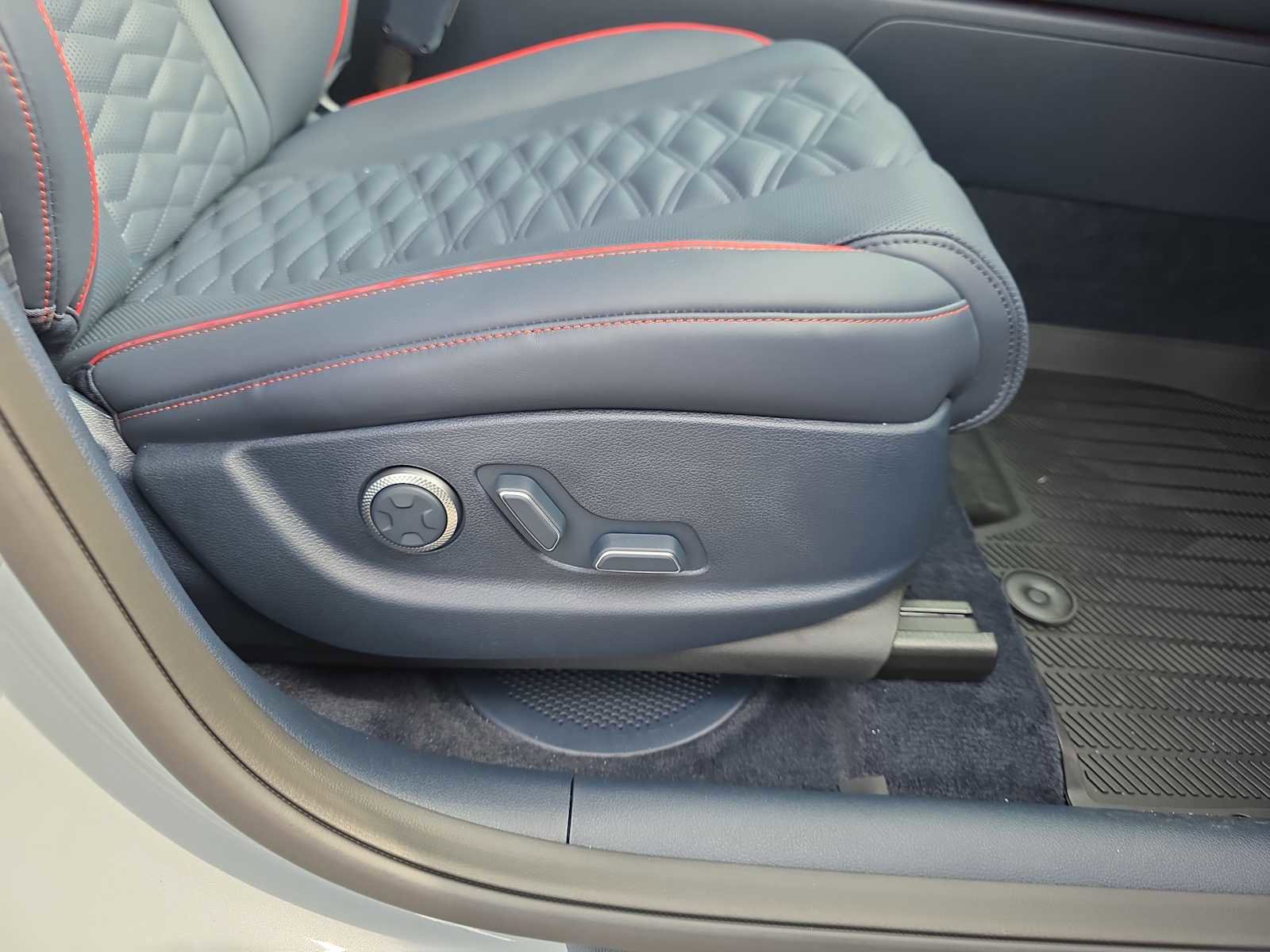 New 2026 Genesis GV80 3.5T e-SC image 32