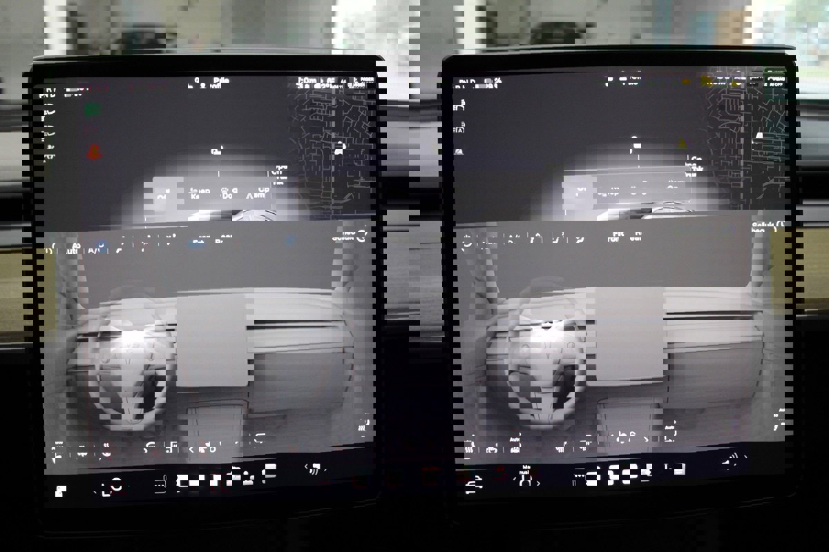 Used 2023 Tesla Model 3 Standard Range image 8