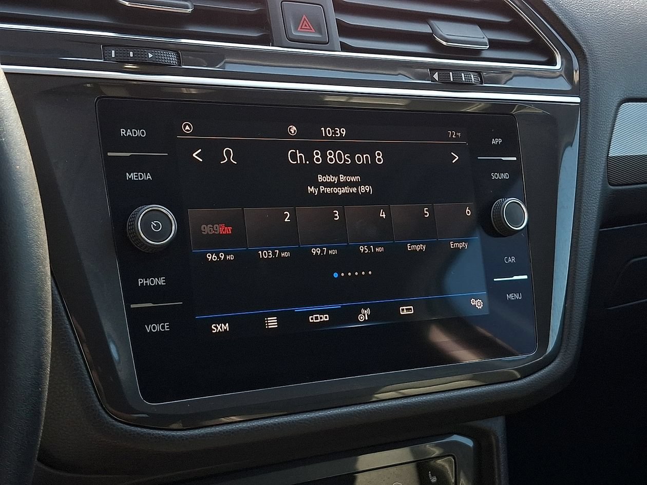 Certified 2023 Volkswagen Tiguan SE FWD image 16