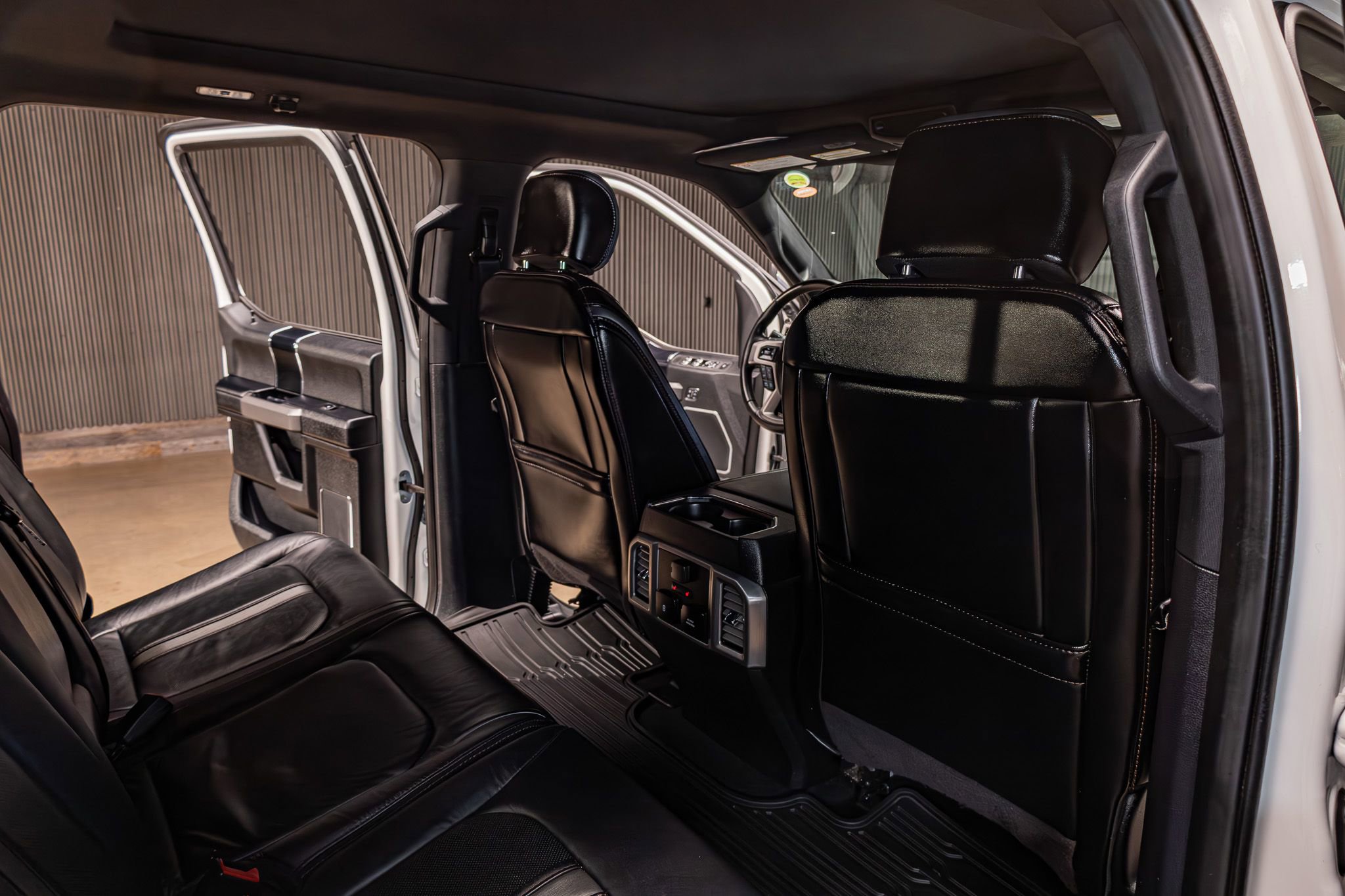 Used 2020 Ford F450 Platinum w/ FX4 Off-Road Package image 24