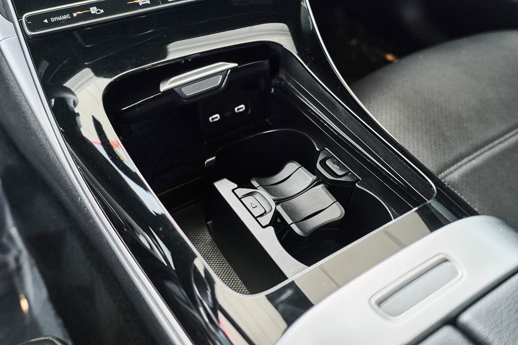 Used 2025 Mercedes-Benz C 300 4MATIC Sedan image 29