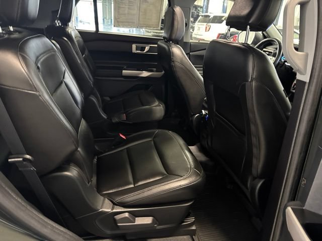 Used 2022 Ford Explorer XLT w/ Equipment Group 202A AWD/4WD image 22