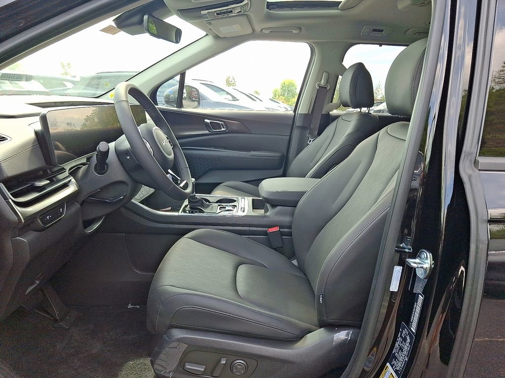 New 2026 Kia Carnival SX w/ SX Dark Edition Package image 11