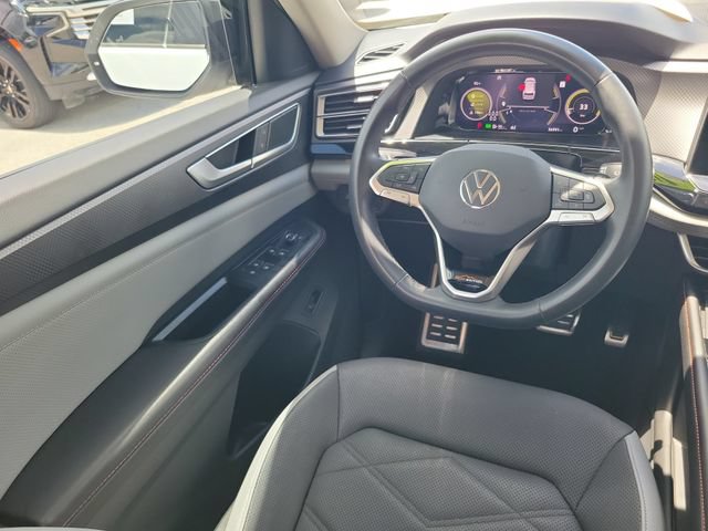 Used 2024 Volkswagen Atlas Peak Edition SEL AWD/4WD image 16
