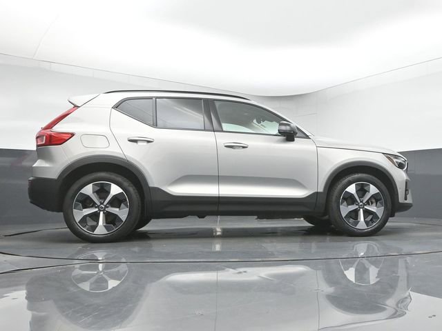 Used 2024 Volvo XC40 B5 Plus w/ Protection Package Premier image 42