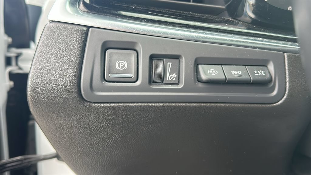 Used 2024 Cadillac XT6 Premium Luxury w/ Technology Package FWD image 21
