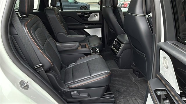 New 2025 Lincoln Aviator Black Label w/ Black Label Special Edition image 10