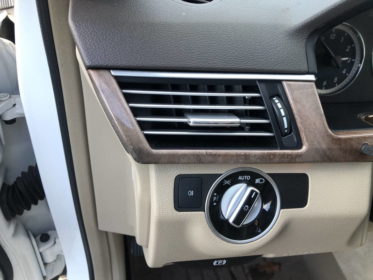 Used 2012 Mercedes-Benz E 350 4MATIC Wagon image 19