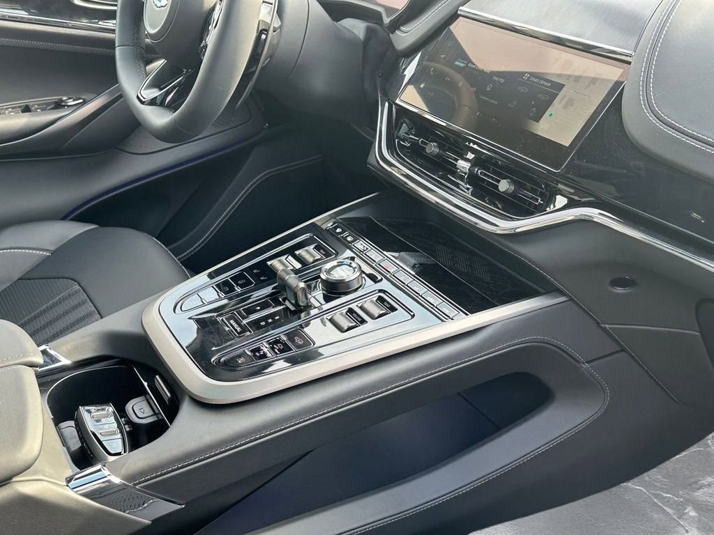 New 2026 Aston Martin DBX 707 image 16