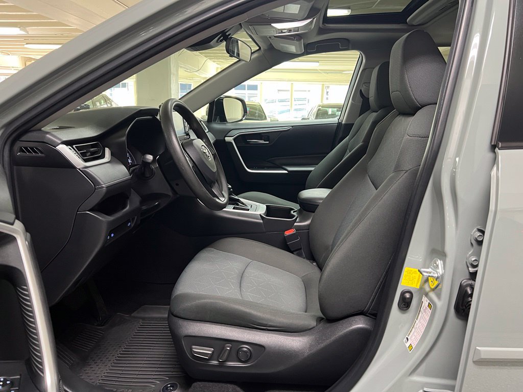 Certified 2022 Toyota RAV4 XLE w/ Convenience Package FWD image 12