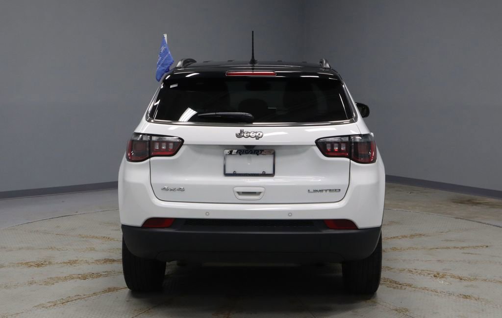 Used 2025 Jeep Compass Limited image 9