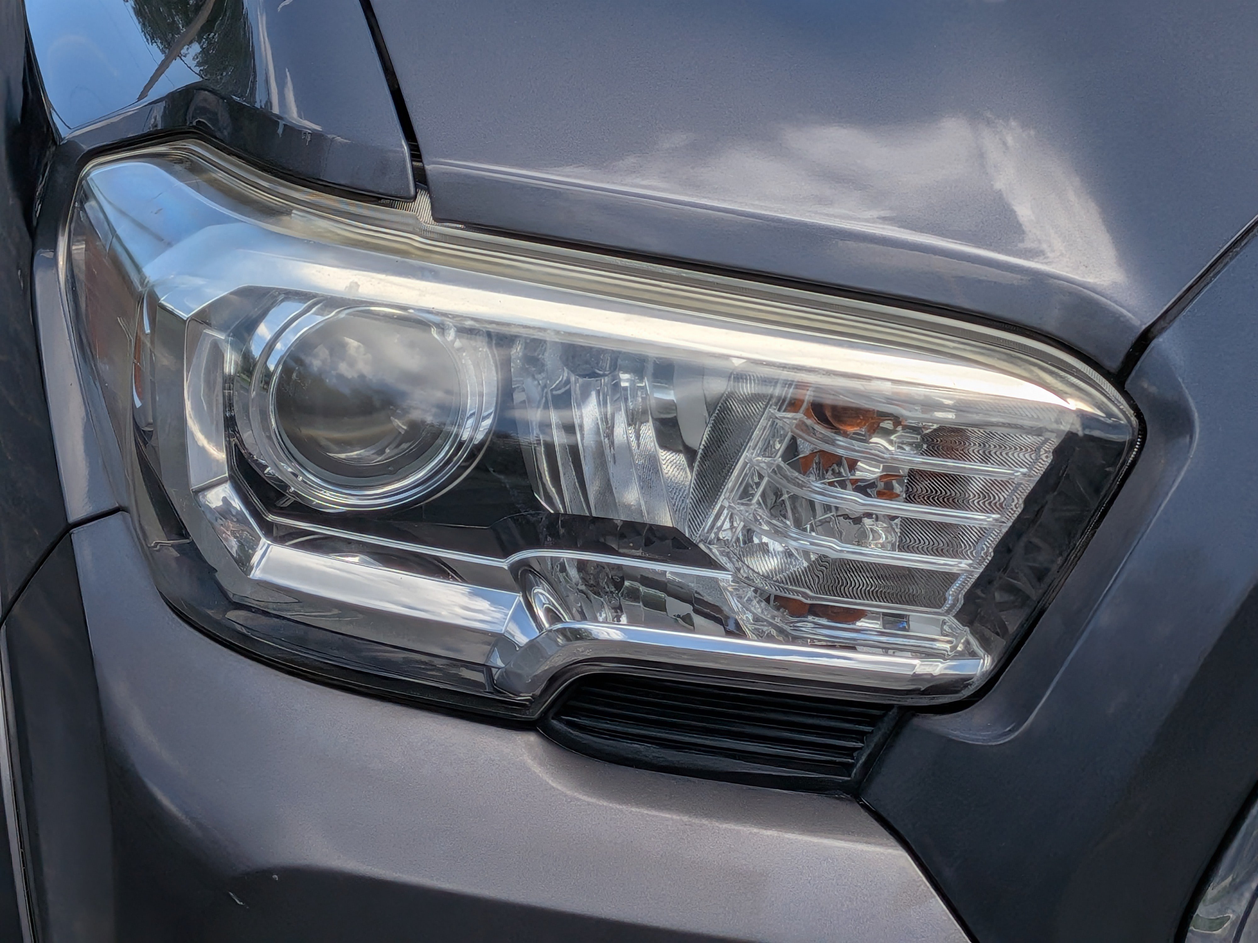 Used 2018 Toyota Tacoma SR5 RWD image 10