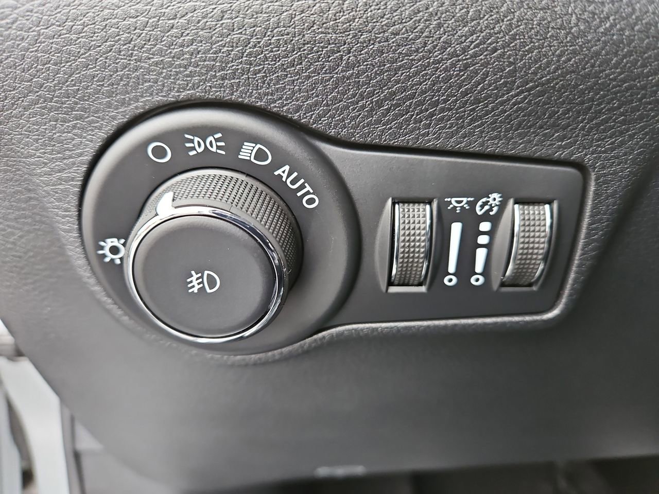 New 2026 Jeep Compass Limited image 29