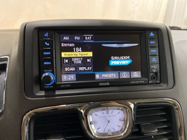 Used 2014 Chrysler Town & Country Touring FWD image 47