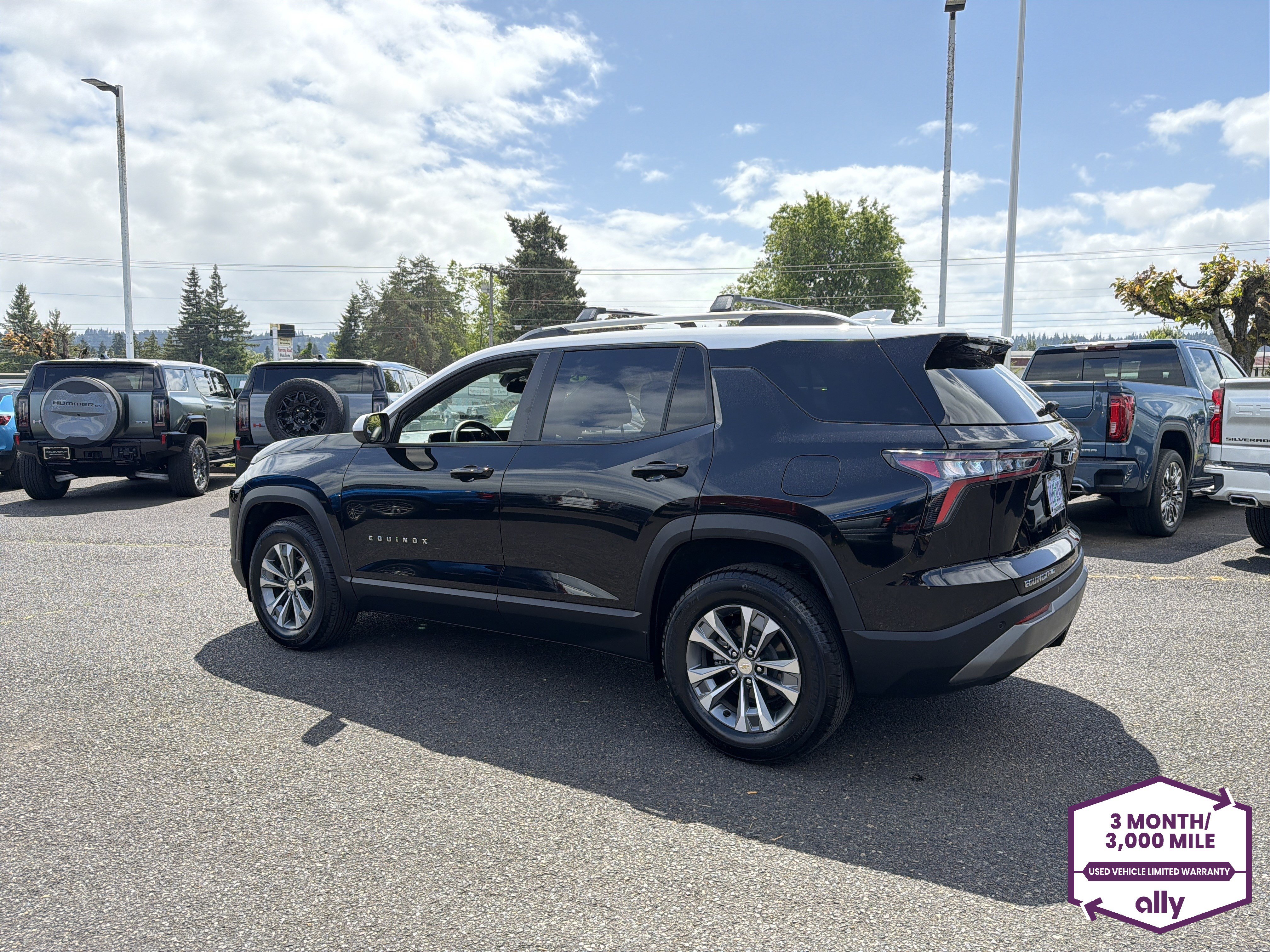 Used 2025 Chevrolet Equinox LT AWD/4WD image 3