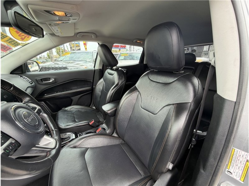 Used 2020 Jeep Compass Limited FWD image 19