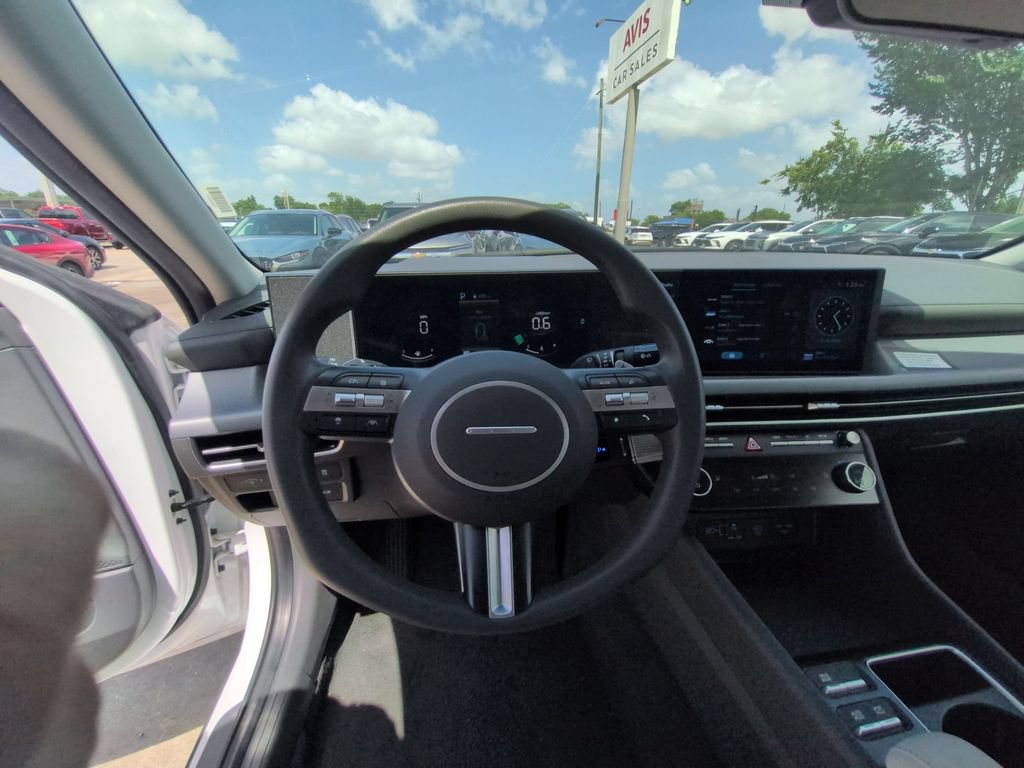 Used 2025 Hyundai Sonata SEL FWD image 22