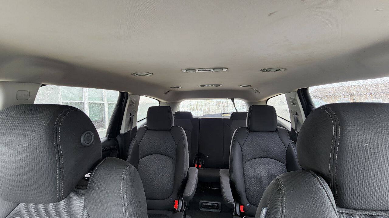 Used 2016 Chevrolet Traverse LT w/ Style and Technology Package FWD image 23