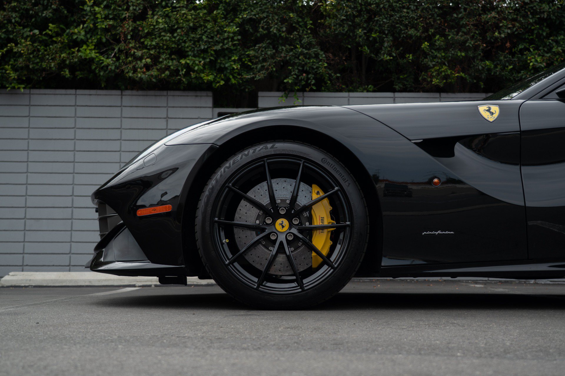 Used 2014 Ferrari F12 Berlinetta RWD image 26