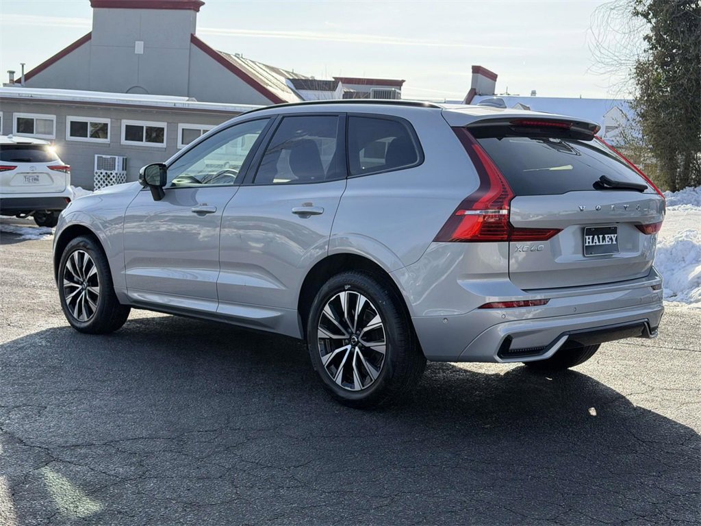Used 2025 Volvo XC60 B5 Plus image 22