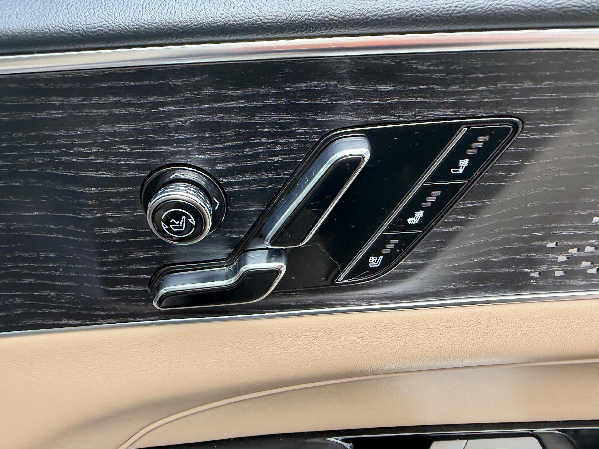 Certified 2024 Cadillac Lyriq Luxury w/ Nappa Leather Package image 38