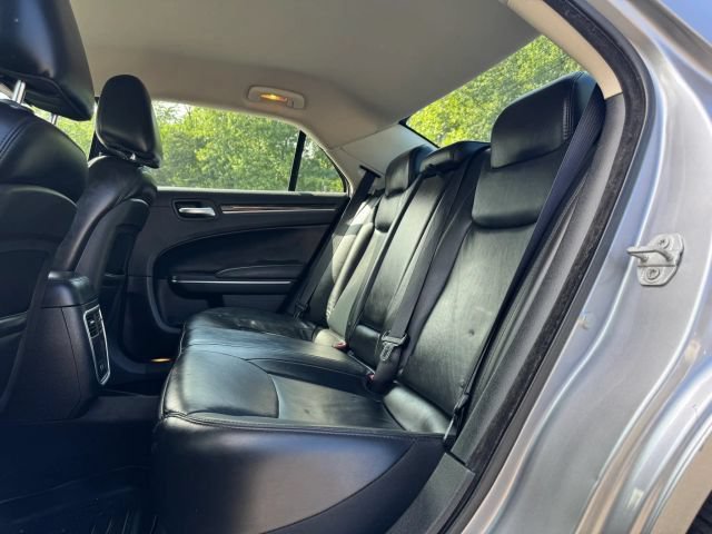 Used 2017 Chrysler 300 Limited RWD image 16