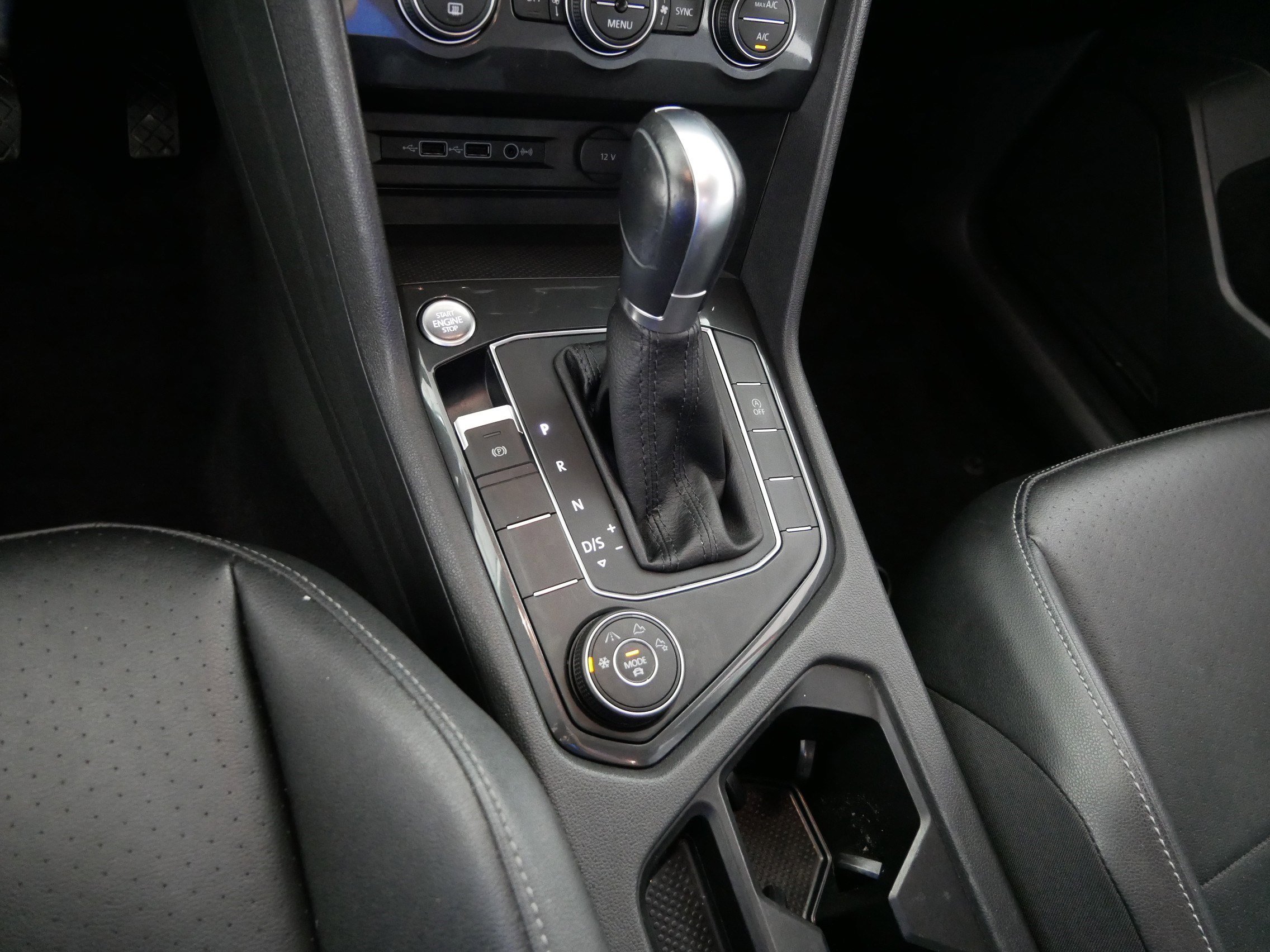 Used 2019 Volkswagen Tiguan SE image 24