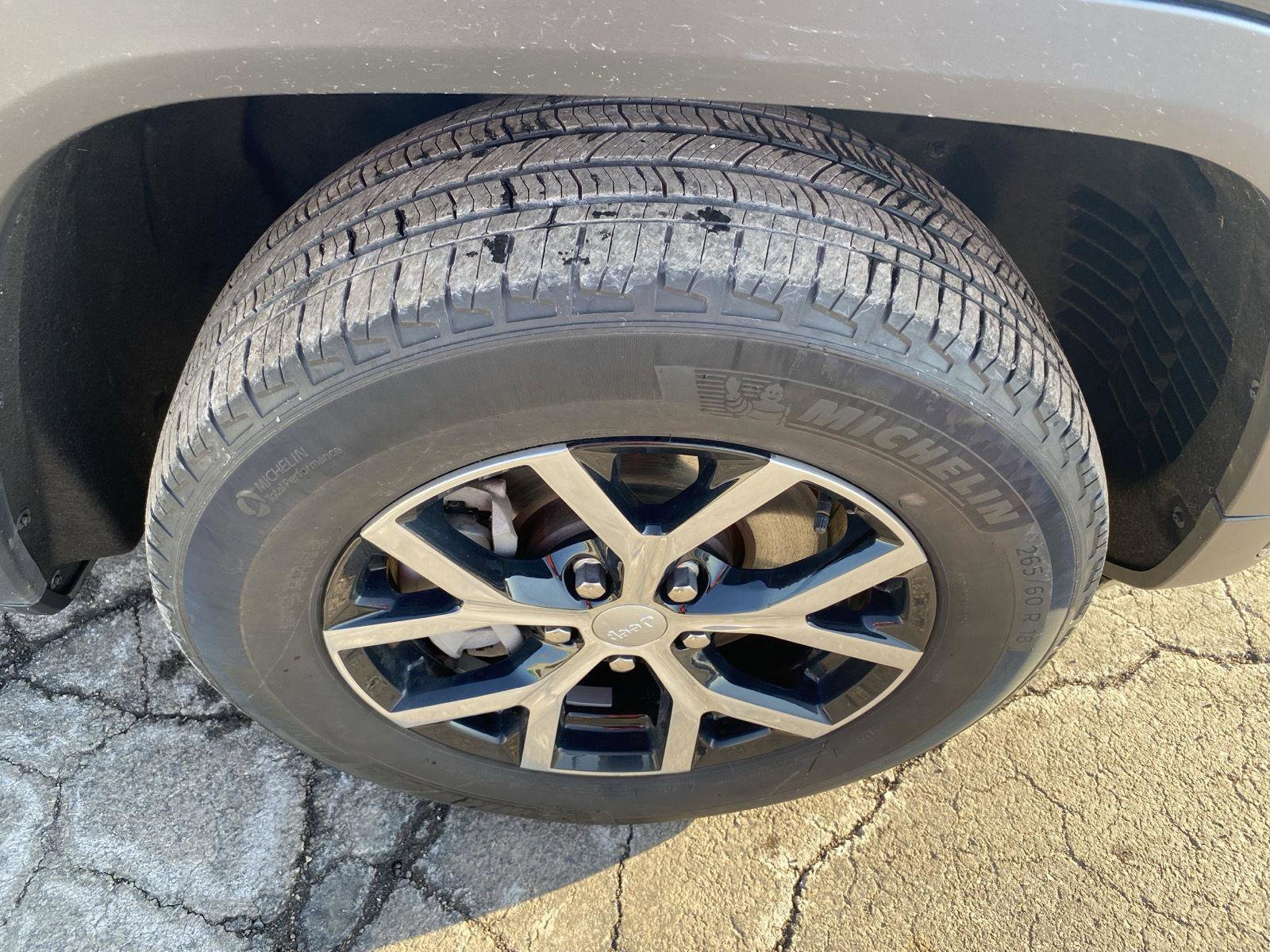 Used 2024 Jeep Grand Cherokee L Limited w/ Luxury Tech Group II image 17