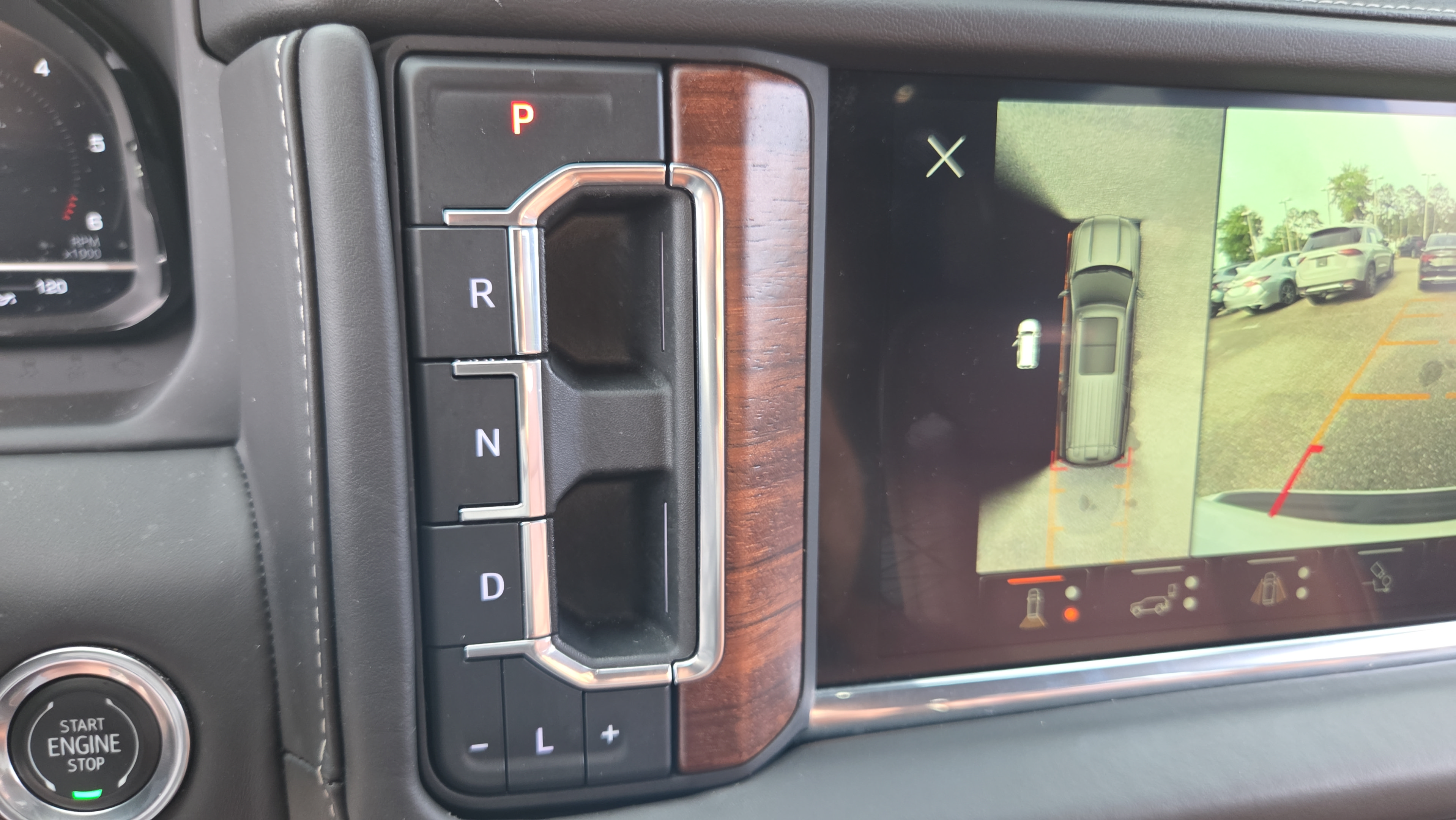Certified 2023 GMC Yukon Denali Ultimate AWD/4WD image 23