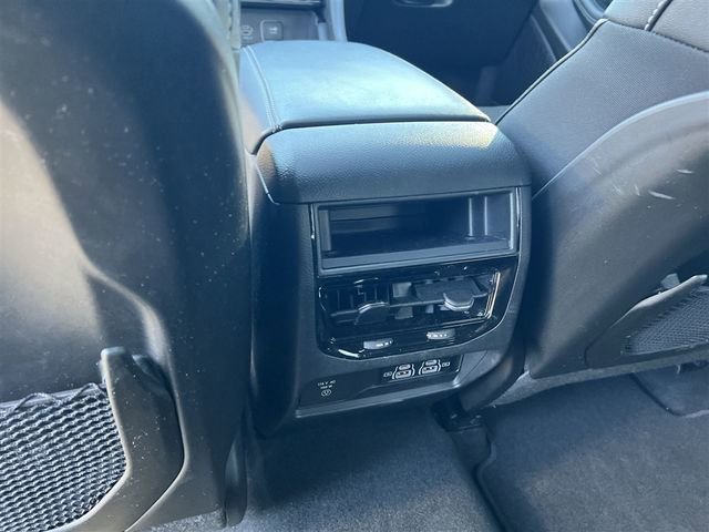Used 2025 Jeep Grand Cherokee Altitude image 28