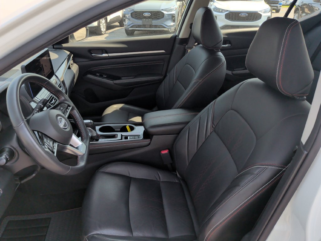 Used 2023 Nissan Altima 2.5 SR w/ SR Premium Package AWD/4WD image 4