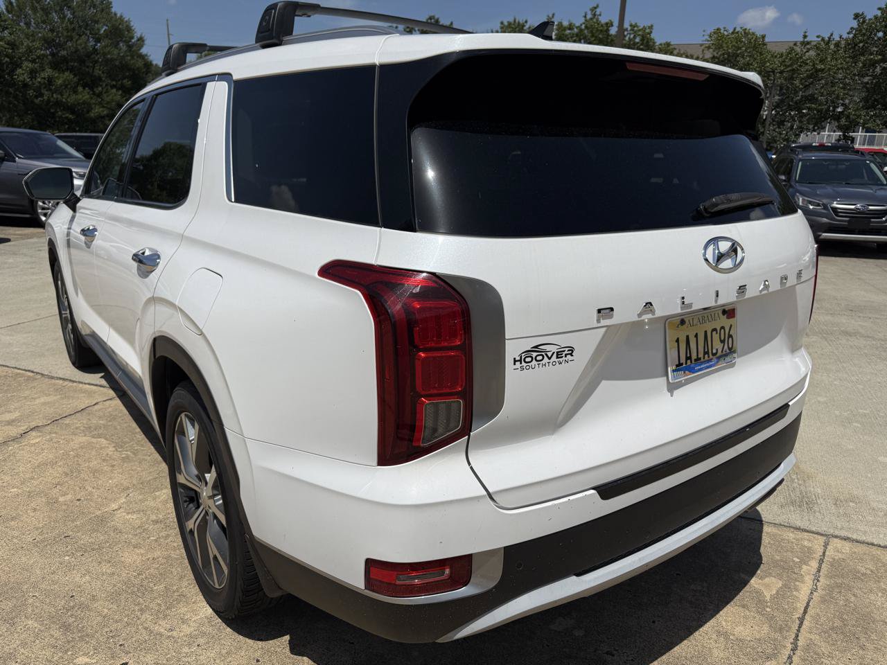 Used 2021 Hyundai Palisade SEL w/ Premium Package FWD image 3