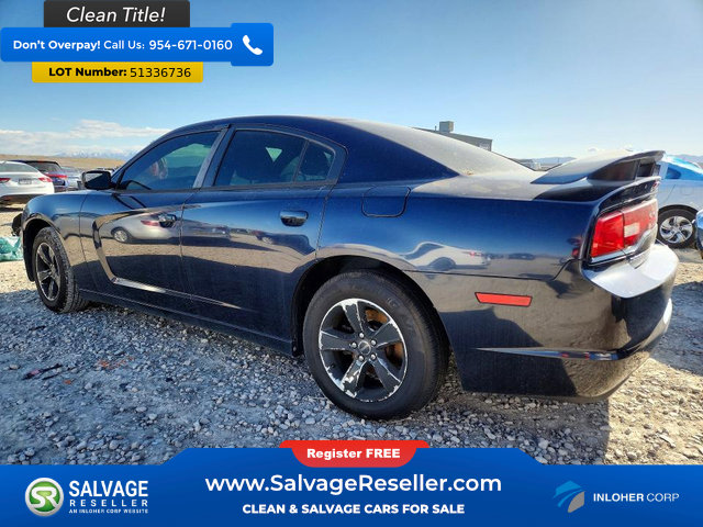 Used 2011 Dodge Charger SE RWD image 3