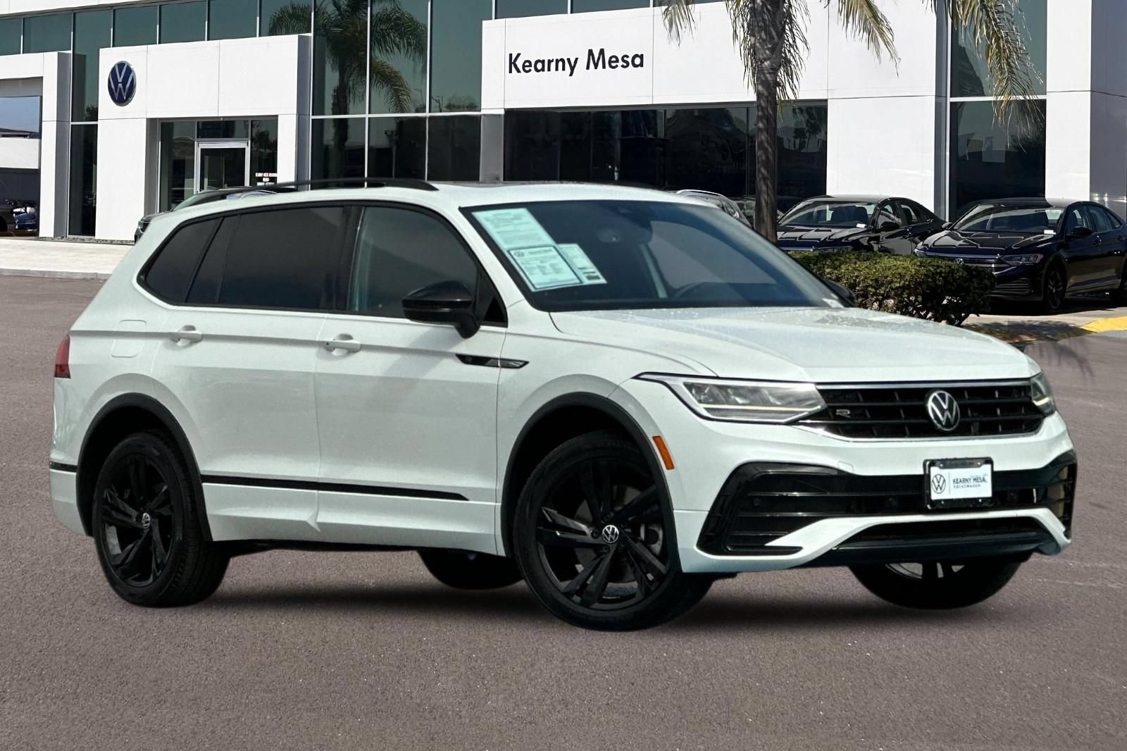 Used 2023 Volkswagen Tiguan SE R-Line FWD image 2