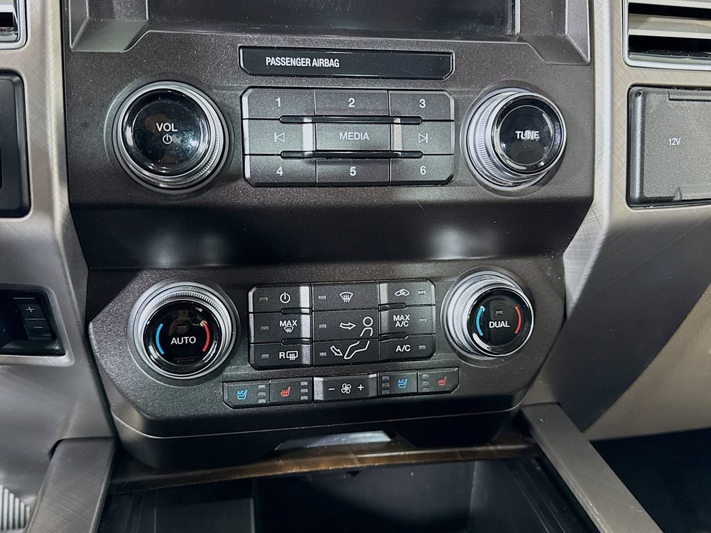 Used 2019 Ford F350 Limited AWD/4WD image 17