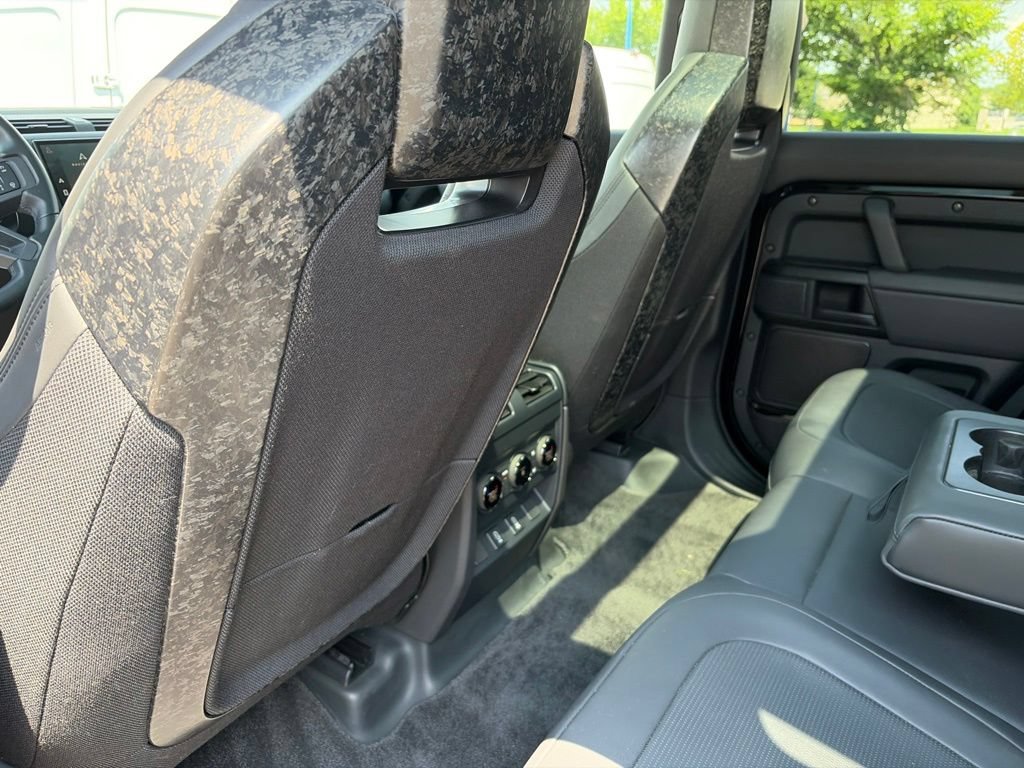 Certified 2026 Land Rover Defender 110 OCTA AWD/4WD image 22