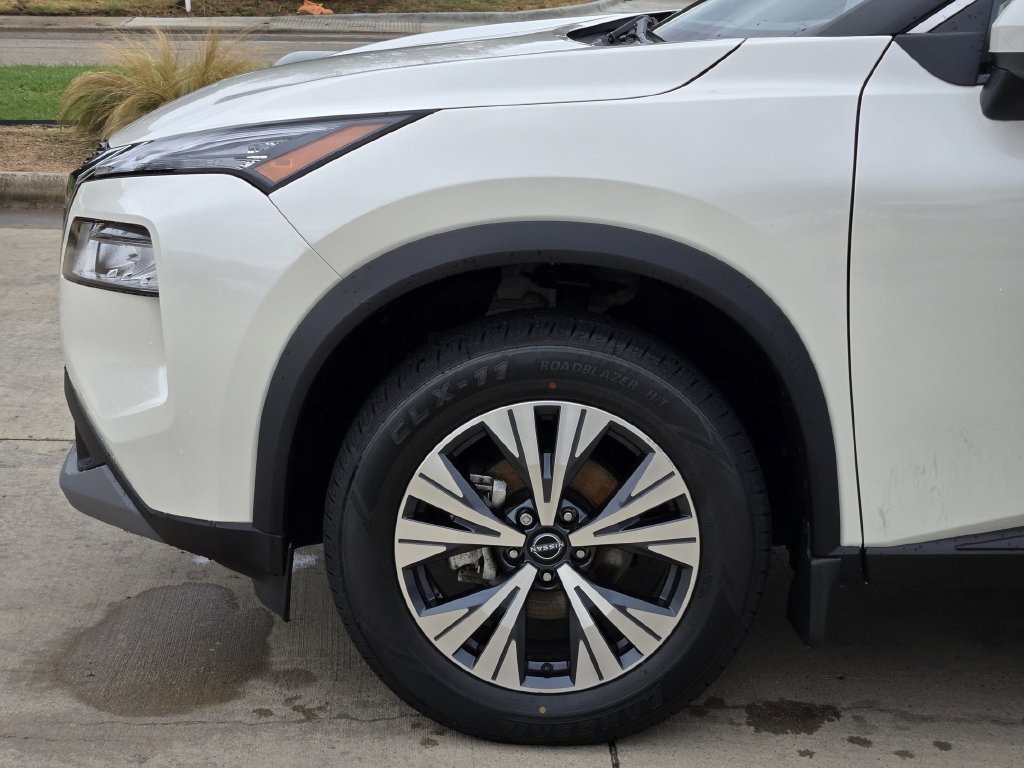 Used 2023 Nissan Rogue SV AWD/4WD image 7