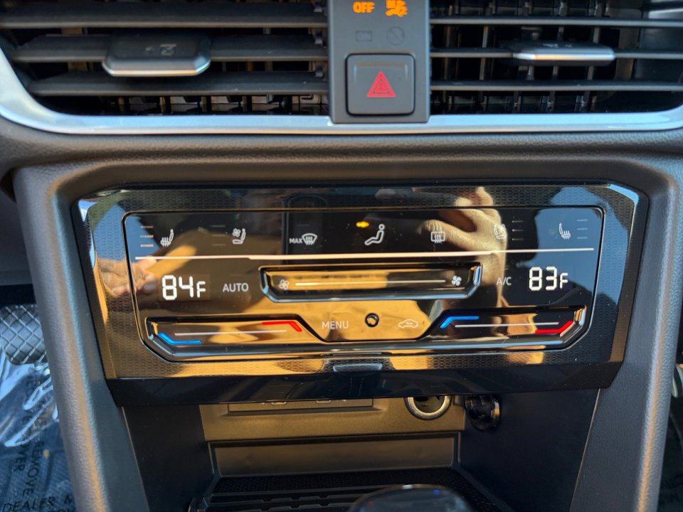 New 2026 Volkswagen Taos SEL AWD/4WD image 16