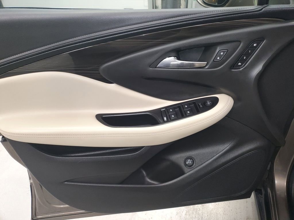 Used 2019 Buick Envision Essence image 24