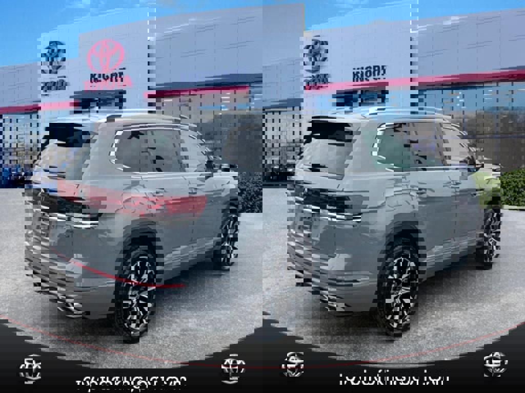 Used 2025 Volkswagen Atlas SEL Premium R-Line image 5