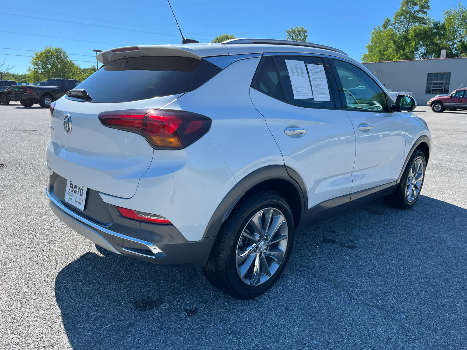 Used 2022 Buick Encore GX Essence w/ Experience Buick Package AWD/4WD image 3