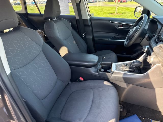 Used 2019 Toyota RAV4 XLE w/ Carpet Mat Package AWD/4WD image 14