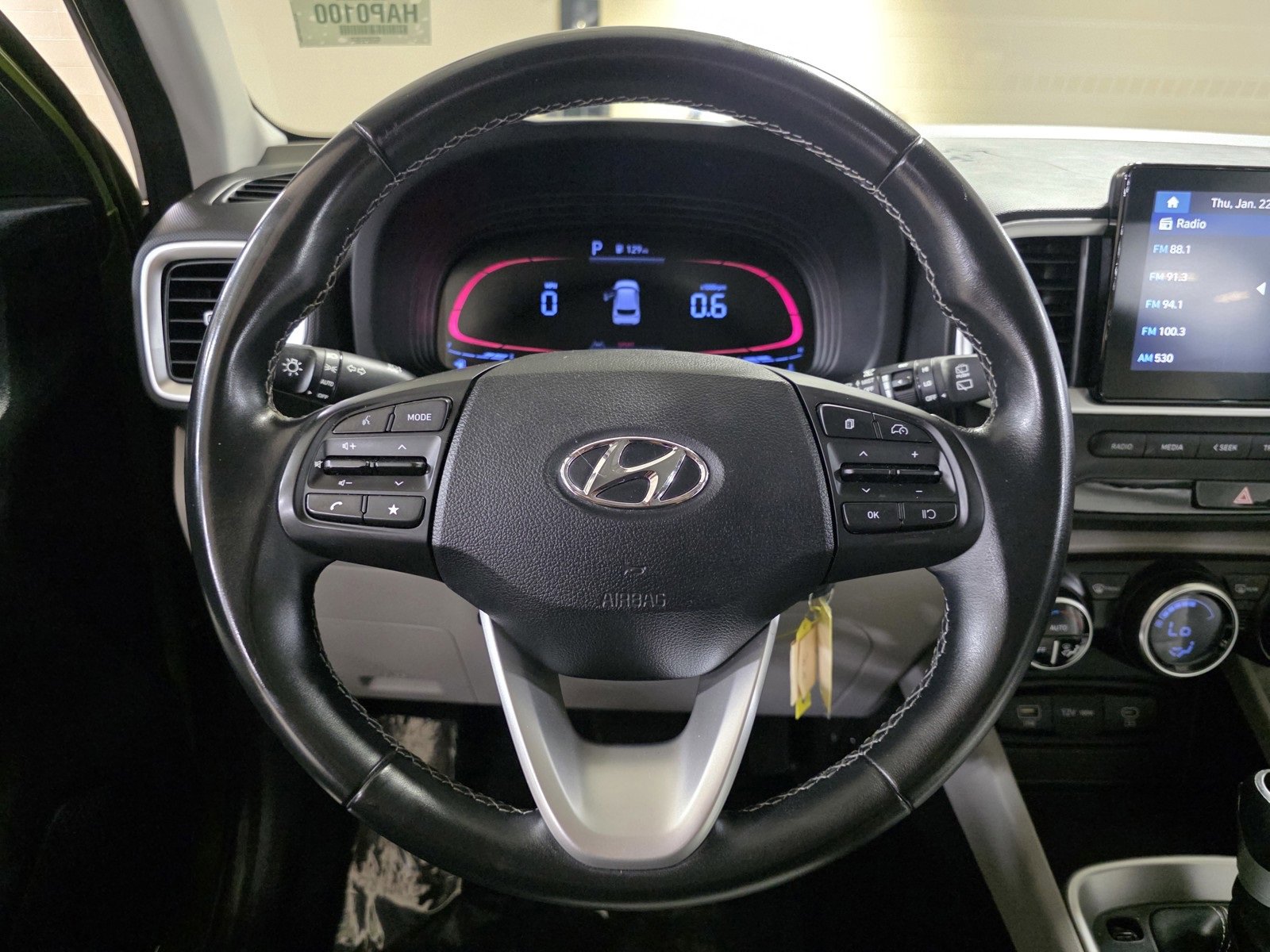 Certified 2023 Hyundai Venue SEL image 29