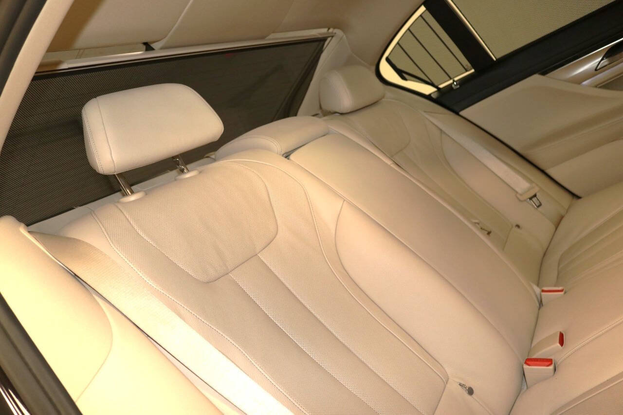 Used 2016 BMW 740i RWD image 93