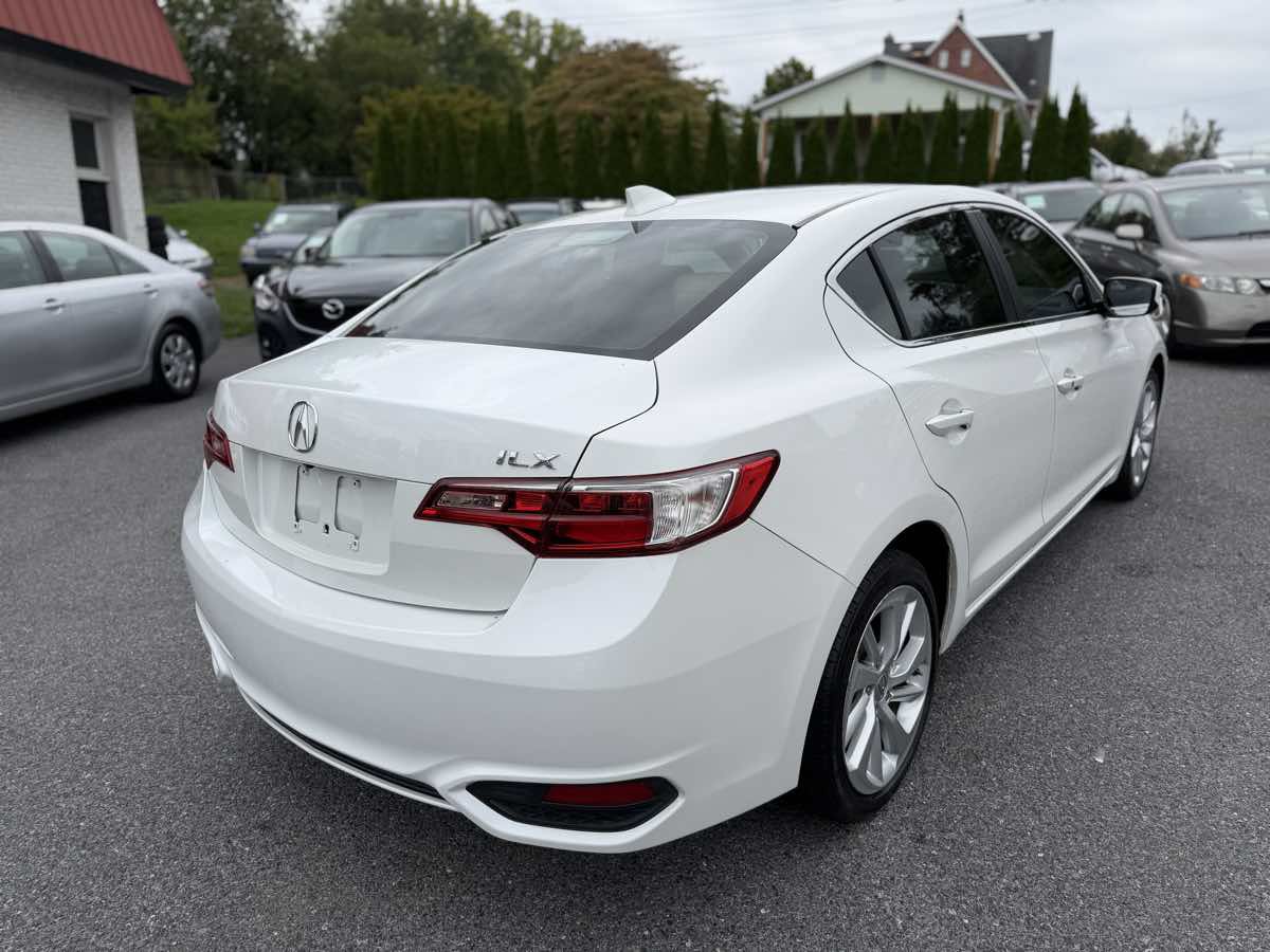 Used 2017 Acura ILX FWD image 7