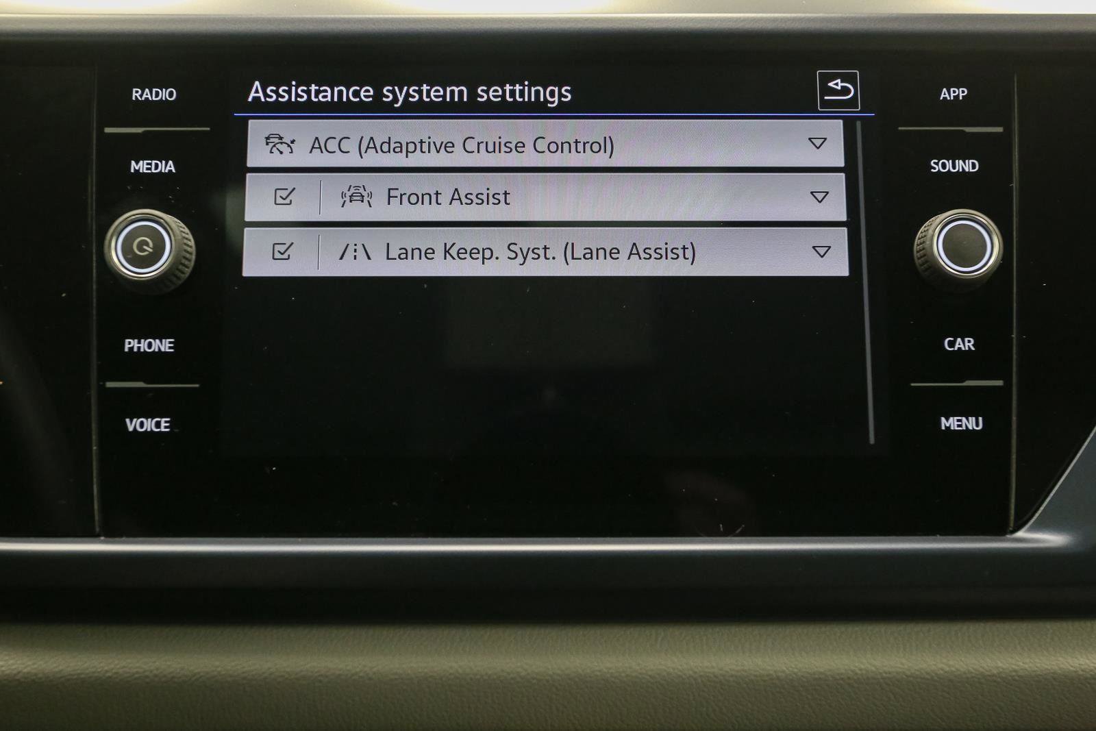 Certified 2022 Volkswagen Taos SE w/ Panoramic Sunroof Package AWD/4WD image 33