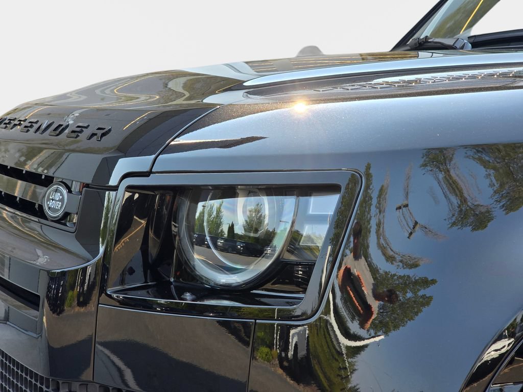 New 2026 Land Rover Defender 130 X-Dynamic SE AWD/4WD image 33