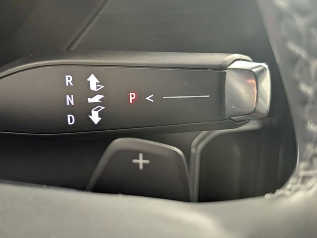 Used 2025 GMC Acadia Elevation image 23