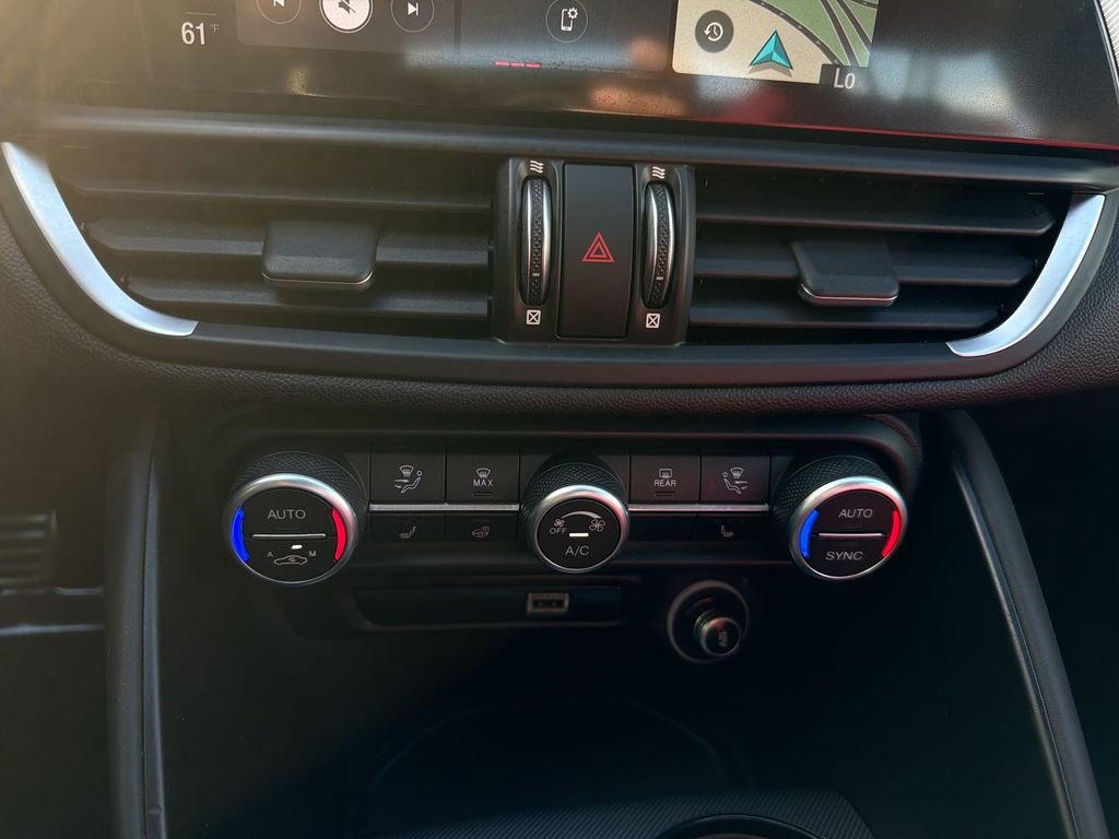 Used 2022 Alfa Romeo Giulia Veloce image 17